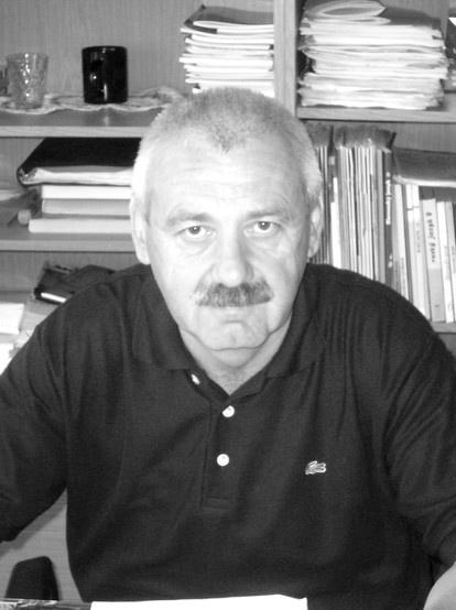6 Zselízi Hírmondó 2010. június Zselíziként érzek A Tapolcsány melletti Lužanyból származik. Nem készült tanárnak, de mint mondja, megtalálta a számítását ebben a hivatásban.