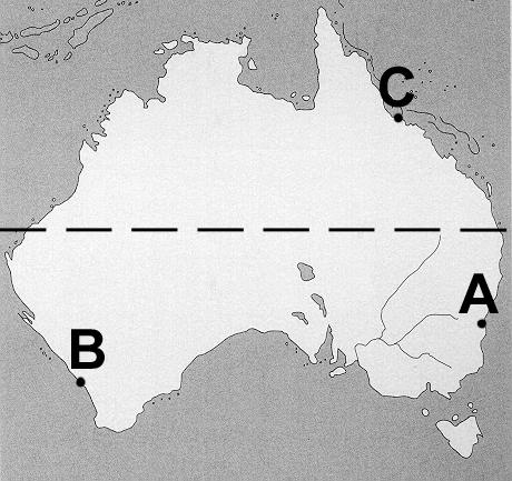 12 M072-501-2-1M B2 SVET / VILÁG 17. Z vpisom ustreznih pojmov dopolnite povedi: Nad osrednjo Avstralijo je izoblikovano stalno območje zračnega pritiska, ker se zrak nenehno.