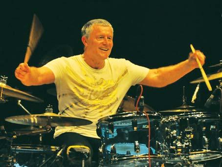 A BlackBird néven nemzetközileg is ismertté vált formáció zenéje merít Keith Jarrett és Miles Davis zenei hagyományából, ám az A kerengő dervisek ihlették meg az örmény görög fi lozófust, G. I.