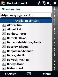A vállalati címtárat vezeték nélküli kapcsolaton keresztül elérve a vállalaton belül bárkinek könnyedén küldhet e-mailt vagy értekezletre szóló meghívót.