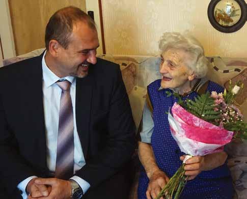 Margit néni kiváló szellemi és fizikai állapotban van, amit saját bevallása szerint az aktív életnek köszönhet. Élete során sokat kellett dolgoznia a házuk táján, a kertben és a baromfiudvaron.