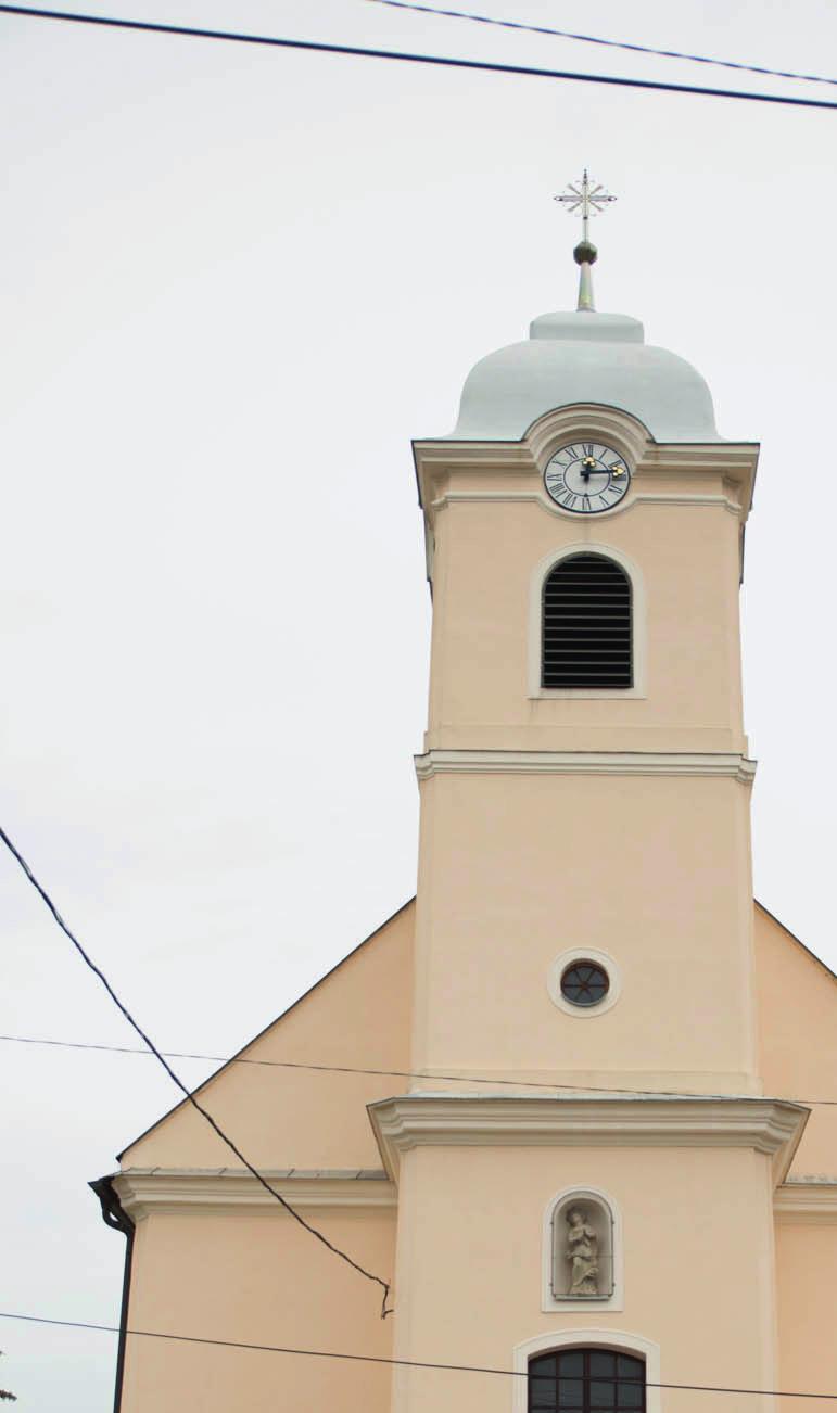 A falu évszázadokon keresztül volt Széchenyi birtok, több értékes épület, építmény fűződik a nevükhöz.