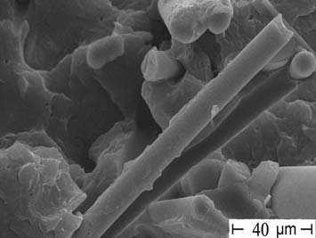 0] hept-3-y-l)-ethyl] silan ATE (3-Aminopropyl)- triethoxysilan ATM (3-Aminopropyl)- trimethoxysilan TTPI Tris[(3-trimethoxysilyl)-propyl] isocyanurate után extrudáltuk, majd granuláltuk az