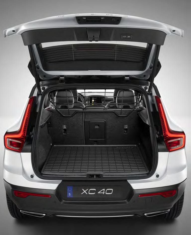 80 VOLVO XC40 ITT MINDENNEK AKAD HELY Az XC40 könnyen igazodik tulajdonosa életmódjához: a különböző csomagrögzítő és tetőcsomagtartó tartozékokkal Volvójával szinte bármit magával vihet.