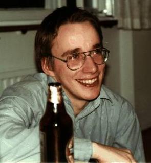 General Public License GPL 1989 Linus Torvalds Első Linux kernel 1991 Monolitikus, X86, minix és