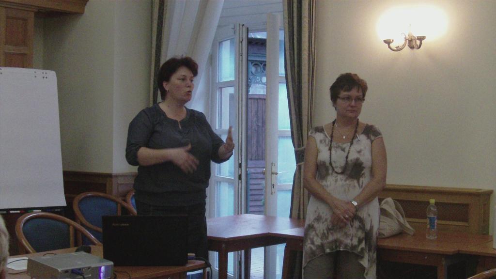 2012. szeptember 17-én egy kisebb nyári szünet után ismét részt vehettek az érdeklődők a negyedik alkalommal megrendezett Noni Klubon. A helyszín ismét a Pannónia Hotel volt.