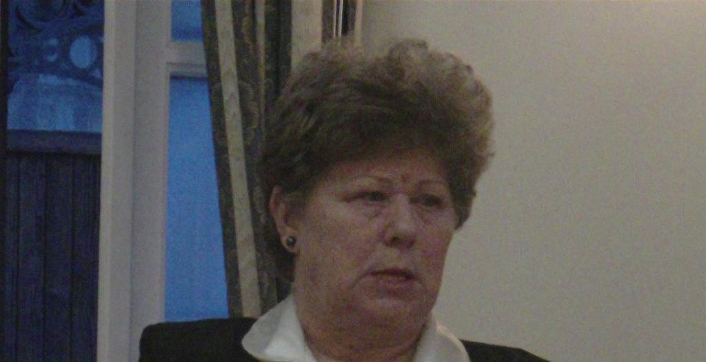 Nagyné Halász Anna: A reuma gyógyítható Életmód tanácsadó terapeuta, Minisztériumi Szakértő A betegségek nem a derült égből csapnak le ránk, hanem a természet elleni, naponkénti kis bűnökből