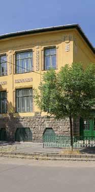 Nagykőrös, Hősök tere 5. H-1042 Budapest, Viola u. 2-4.