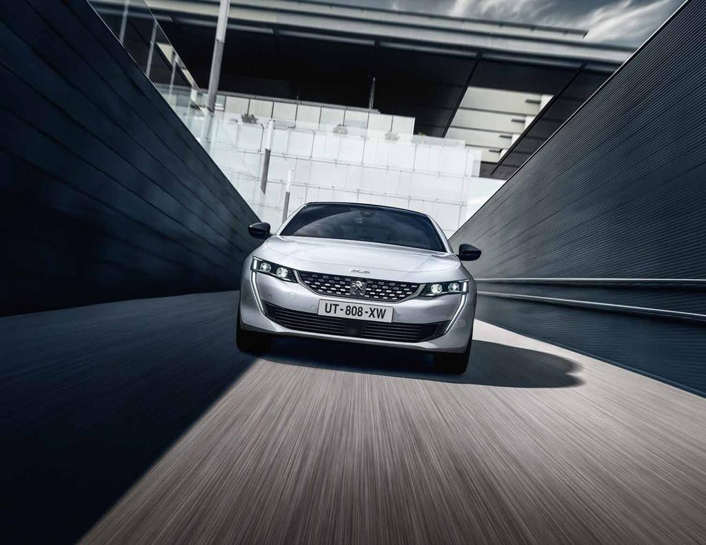 ÚJ PEUGEOT 508 GT LINE A SZAVAKON TÚL Egyetlen pillantás is elég, hogy magával ragadja a PEUGEOT 508 GT Line nagymacskás lendülete és vonzereje,