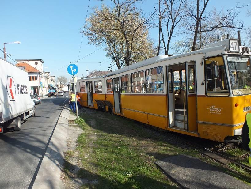 1. TÉNYEK 1.1 Az esemény lefolyása Budapest XXII. kerületben a Városház tér végállomáson egy, a felszállóhelyen álló villamos meghibásodása miatt a 47-es viszonylaton közlekedő 1360 psz.