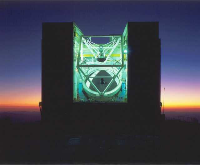 Az MMT-s felvételek a korábbi 1993-ban, a KPNO (Kitt Peak National Observatory) -es távcsövével, illetve a 2002-ben az FLWO -es távcsövével végzett méréseket egészítette ki.
