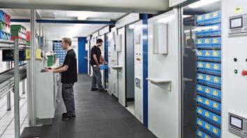 8 Előny: Biztonság A Horizontal Carouselek teljesítik a legmagasabb biztonsági követelményeket: az összes rendszer minden oldalról zárt és egy