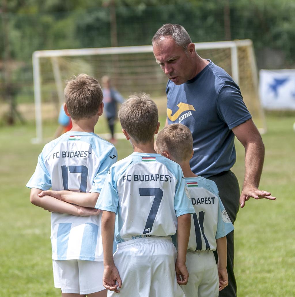 KÖSZÖNTŐ TEAMS 2018 Czuk Henrik FC Budapest elnök / president, FC BUdapest On behalf of the FC Budapest I would like to welcome everyone at 10th Future Cup event!