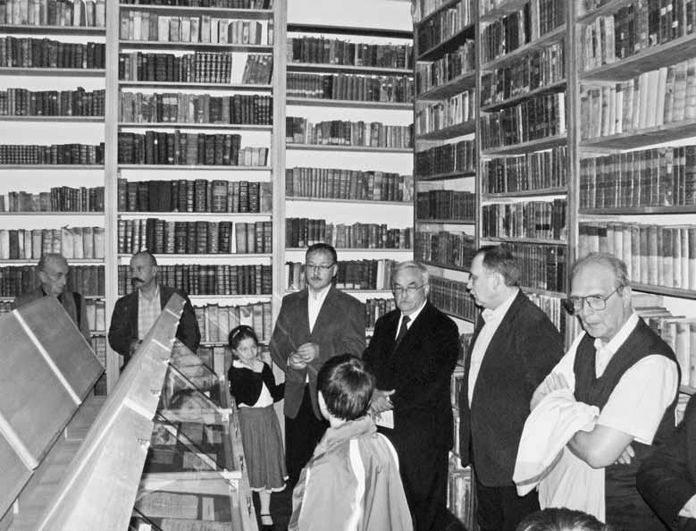 Libri Peregrinantes Időszakos kiállítás nyílt a kolozsvári teológia könyvtárában Az erdélyi peregrinusok nyugat-európai egyetemekről hazahozott köteteiből nyílt kiállítás a kolozsvári teológia