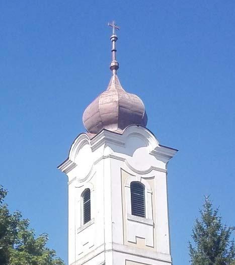 A templomtól északra ugyancsak a Petőfi utcában található