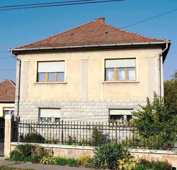 manzárd tetős un. kockaházak.