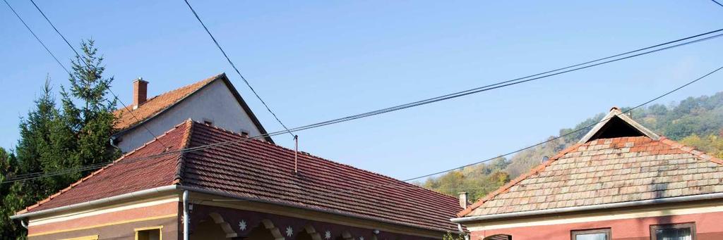 3 Örökségünk 25 ÖRÖKSÉGÜNK Épületek Az építészetben mindenkor ötvöződnek az adott időszakra jellemző társadalmi-gazdasági adottságok és lehetőségek.