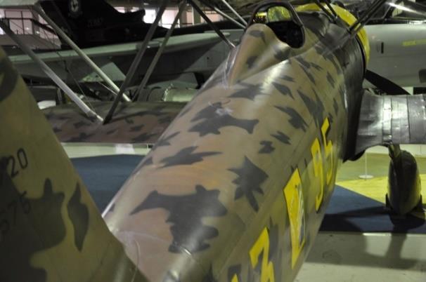 hogy nem egy darabból vannak gyártva, lehetővé teszi, hogy a lehető legerősebb és egyben aerodinamikailag a leg kedvezőbb forma kerüljön kialakításra.
