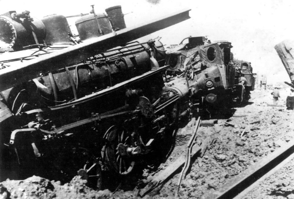 Ezúttal pontosabban céloztak és a célterület szinte teljesen megsemmisült, nagy károk keletkeztek a vasúti berendezésekben és elpusztult 190 vagon. 4. ábra Miskolc, 1944. augusztus 28.