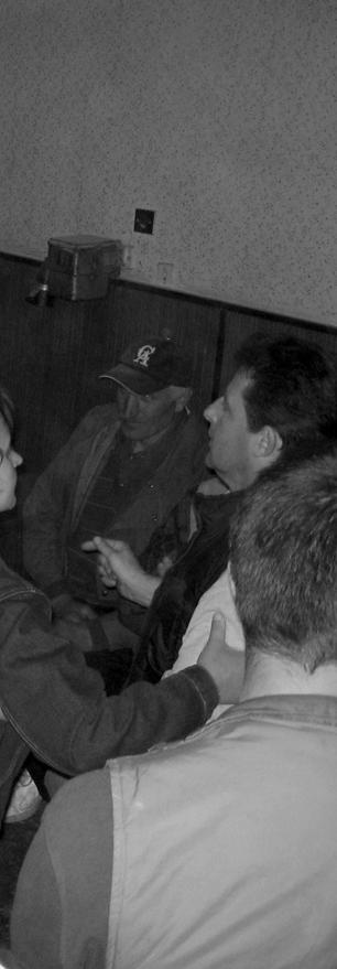 49 XXIII / 2011. 1. BELVEDERE Tanulmányok folytatott sakkparti nyugalmát 22 óra 50 perckor zavarta meg a zene, mely diszkókhoz illő hangerőn semlegesítette az alapzajt.