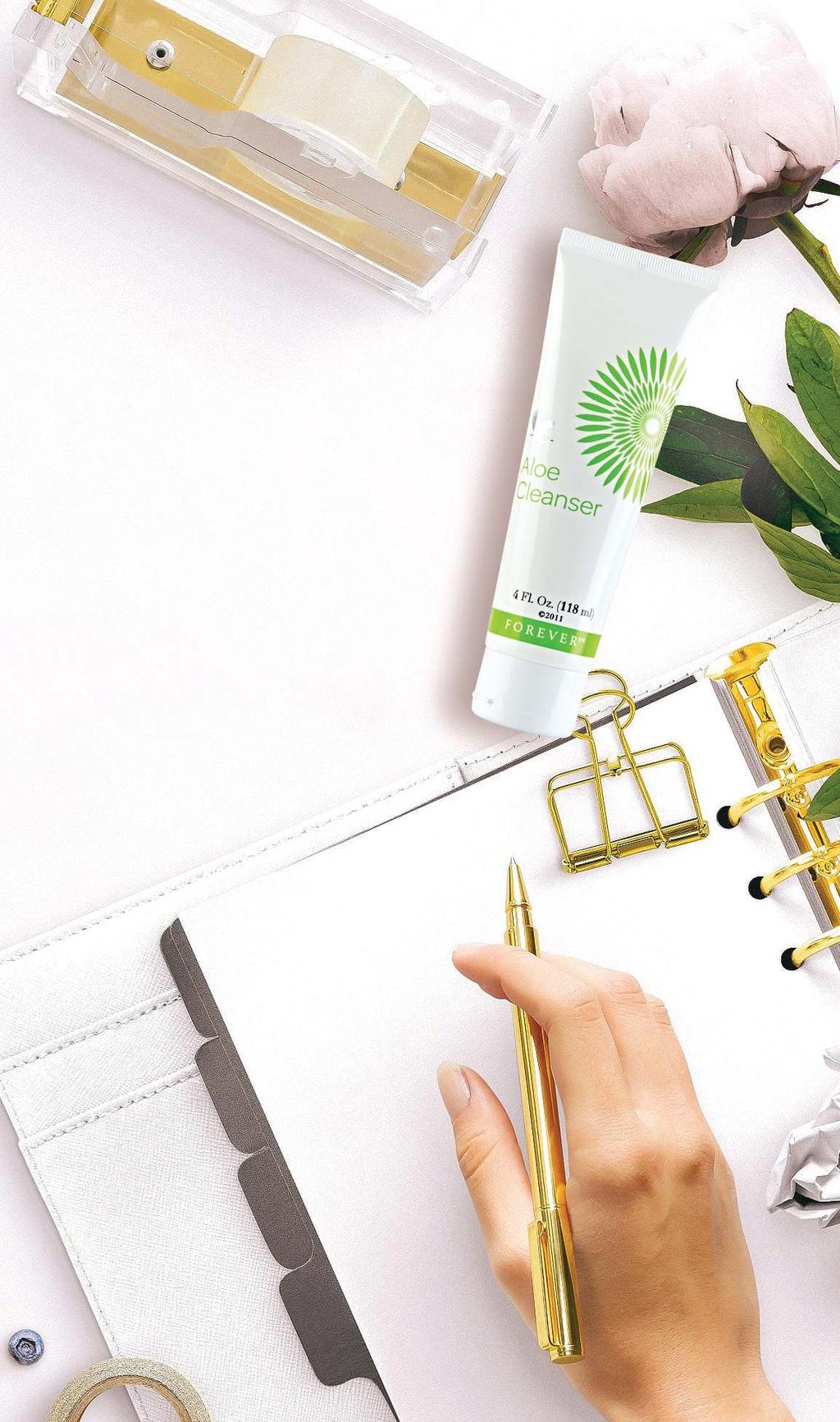 PAŽNJA PROTIV STARENJA SE TREBA BORITI IZVANA I IZNUTRA 1. Ne postoji njega kože bez redovitog i temeljitog čišćenja (Aloe Cleanser).