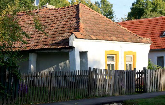 Sok könyörgésiekre a Vallásalap építi fel újra és építi meg a plébánia-házat is. Ekkor szakadnak el Zirctől ás önállósulnak Szépalma, Alsó- és Felső-Tündérmajorral.