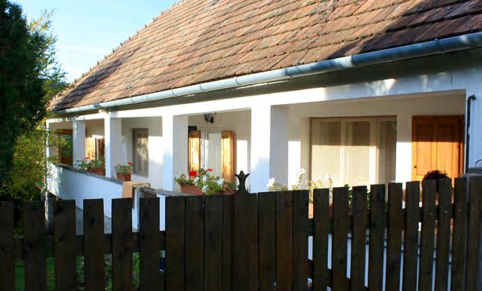 A jól megválasztott burkolat nem csak a hangulatot, hanem az épület védelmét is szolgálja.