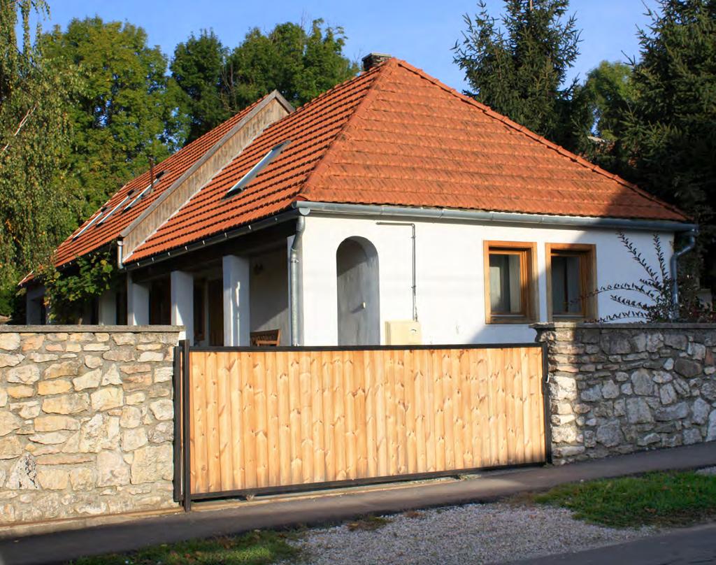 30 Jó példák, épületek, épített részletek 6 JÓ PÉLDÁK I ÉPÜLTEK, ÉPÍTÉSZETI RÉSZLETEK épületek, építészeti részletek (ajtók, ablakok, tornácok, anyaghasználat,színek, homlokzatképzés), kerítések,