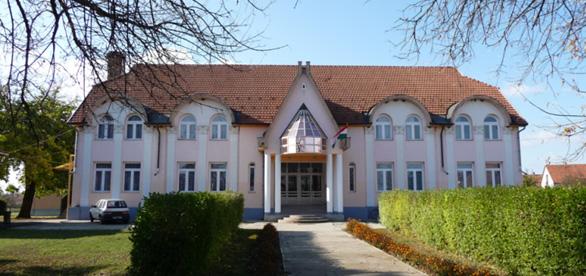 Borsodi Általános Iskola (Mészáros) A Borsodi Általános Iskola Edelény egyetlen, állami fenntartásban működő intézménye. Több szervezeti átalakítás után a jelenlegi formában 2011.