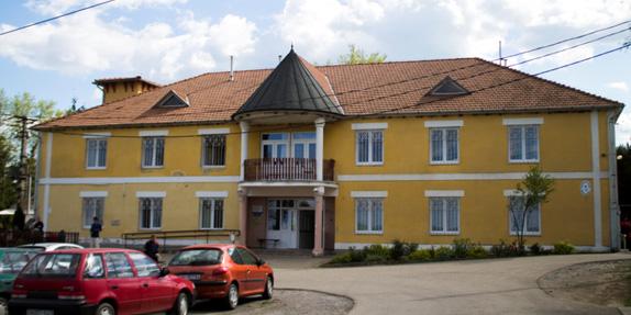 A Borsod-Abaúj-Zemplén Megyei Szociális, Gyermekvédelmi Központ és Területi Gyermekvédelmi Szakszolgálat Edelényi Fogyatékosok Otthona (Hadobás B.