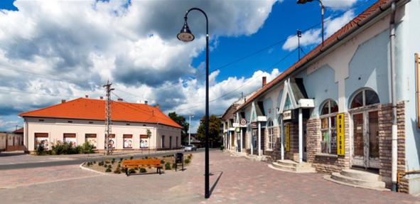 Kereskedelem, szolgáltatás, vendéglátás A város kereskedelmi ellátása, a szolgáltatás és a vendéglátás sok változáson ment keresztül az eltelt 30 év során.