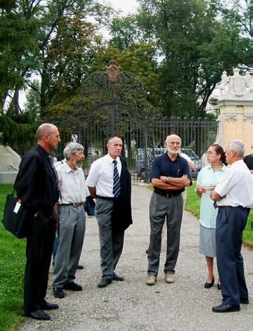 Siewierz-zsel a legfiatalabb és leginkább élő a kapcsolat. 2005. március 15-én került sor az együttműködési megállapodás aláírására a lengyelországi Szilézia vajdaságában fekvő várossal.