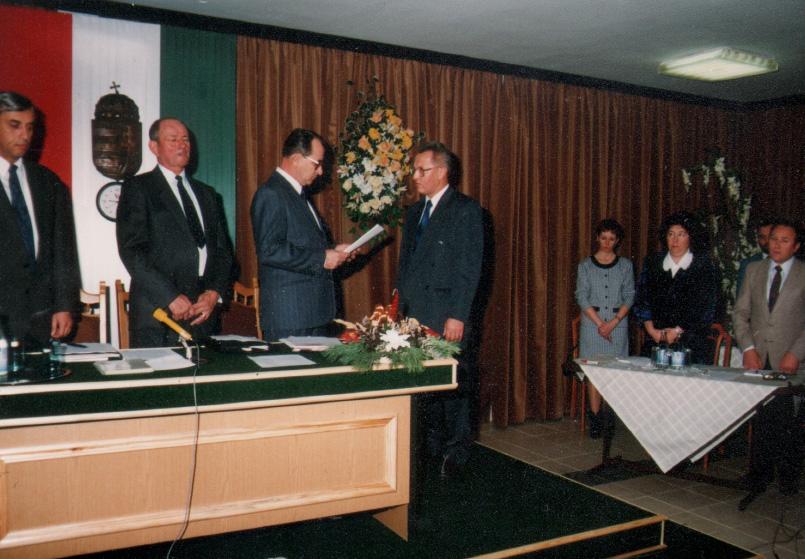 Az 1994-es önkormányzati választáson a polgármester jelöltek már külön szavazólapon szerepeltek, nem a képviselő-testület választotta meg őket. Edelényben hat polgármester jelölt indult.