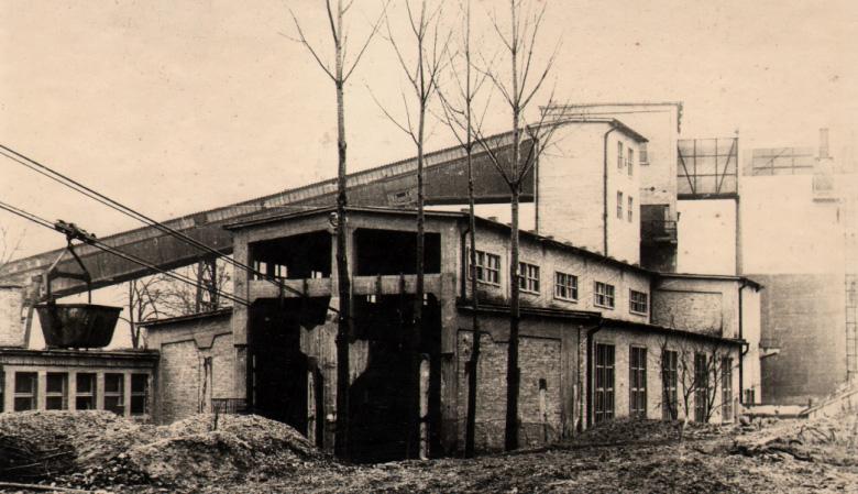A Szovjet Javakat Kezelő Hivatal mélyíttette a Hodály lejtősaknát is, mely folytatta a termelést azután is, hogy 1952-ben a hivatal átadta a bányákat az állam tulajdonába.