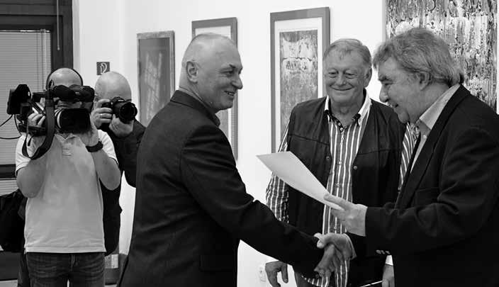KRÁT UŽ DEVÄTNÁSTY ROČNÍK. V GALÉRII ŽITNOOSTROVSKÉHO MÚZEA V DU- NAJSKEJ STREDE BOLO 7. IV. 2016, V SLÁVNOSTNÉ VYHODNOTENIE SÚŤA- ŽE A VERNISÁŽ.