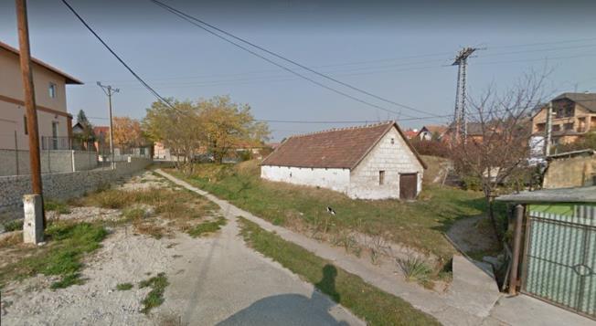 (1) bekezdése szerint az Lke-7 jelű építési övezetben a kialakult építési telkek nem oszthatók meg, és meg kell őrizni a hagyományosan kialakult, halmazos településszerkezetet, a jellegzetes, fésűs,