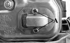 Ha a szikrafogó háló megsérült, hibás vagy elhasználódott, cserélje ki. Az elemeket a szétszedéssel ellentétes sorrendben szerelje össze, a csavart pedig 4,9 Nm forgatónyomatékkal húzza meg.