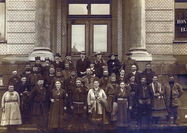 Troandin 1921 Boazodoalu láhkaášši lei maid dái guovddážis riikkačoahkkimis Troandimis geassit 1921:s. Ledje eanaš máttasápme laččat geat oassálaste čoahk kimii.
