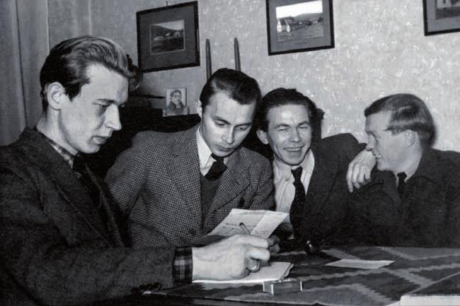 Oslo Sámi Searvvi Sámi Searvvi vuođđudančoahkkimis 1948 Ii lihkostuvvan vuođđudit oktasaš sámi organisašuvnna.