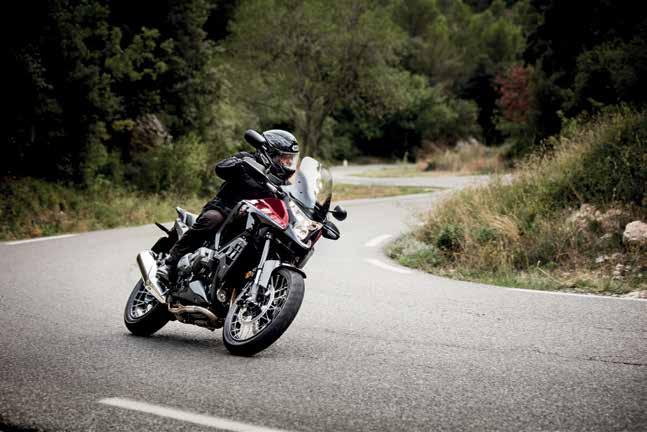 (Torque Control System HSTC), ami laza szerkezetű és/vagy nedves úton is kordában tartja a motor erőleadását, azaz mindig az aktuális