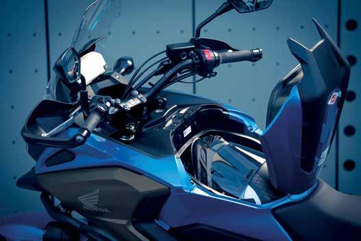 ERŐ, AMI MEGKÜLÖN- BÖZTET A Honda NC750X a mindennapos és a terepes használatóság közötti tökéletes egyensúly ékes példája.