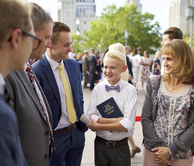 a közösségi médiának, az internetnek, a játékoknak vagy a tévézésnek szentelt részét a Mormon könyve olvasására?