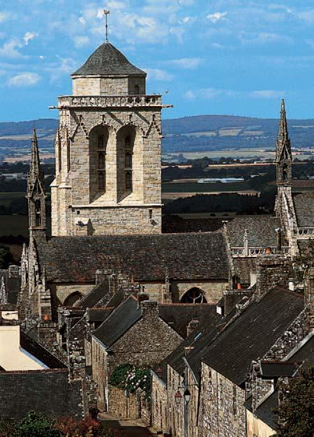 a-us ar pont, ha tiez ar vourc h. Stummet eo bet tres Lehon da gentañ-penn gant ar venec h a ziazezas o manati en ur gildroenn eus ar Renk.