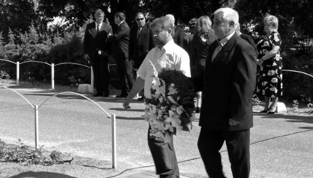 A díjazottaknak Széll János, Krizsán Sándor szervezők, és Kormányos Sándor polgármester egy emléklappal, egy üveg borral és apró ajándékkal köszönte meg, hogy részt vettek a találkozón.