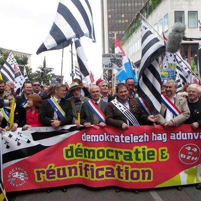 evit adunvanidigezh Breizh.