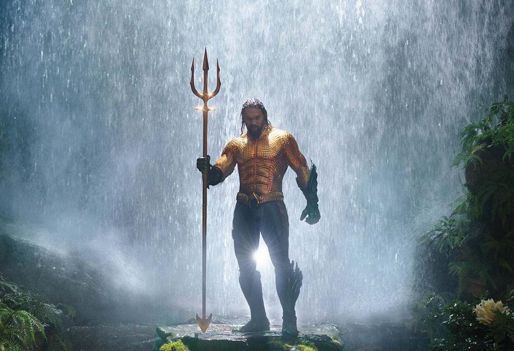 9 James Wan (Démonok között, Fűrész) rendezőnek a Warner felajánlott a Flash mozifi lm és az Aquaman megrendezését is.