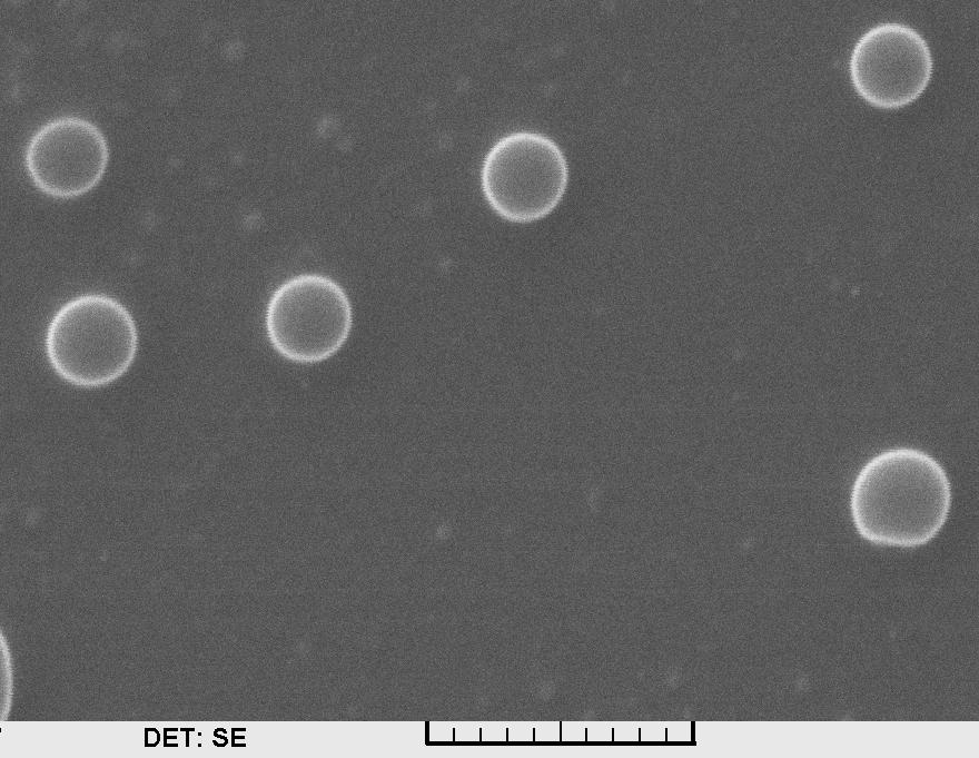 Kis részük 200 nm körüli nagysággal rendelkezik, míg nagyobb részük 300-400 nm-es mérettel