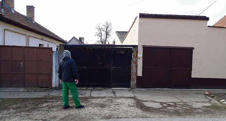 Az Izsáki Rendőrőrs munkatársai a szükséges eljárási cselekményeket elvégezték, és az iratokat a napokban átadták az ügyészségnek. Ebben a Fürdő utcai házban történt vasárnap este a bűntény.