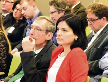 indítja meg írja a polgármester az előterjesztésben. Saját forrásból Elsőként az önkormányzat saját forrásaiból megvalósuló fejlesztések kerültek terítékre.