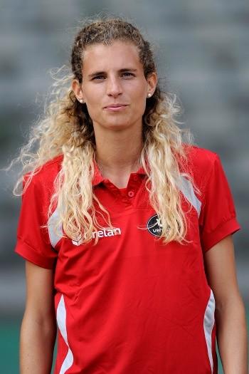 Erik VAN LEEUWEN ATHLETES Olivia Borlée Place & date of birth: 10/04/1986 in Brussels Place of issue: Brussels Discipline: 4x400m Club: WS
